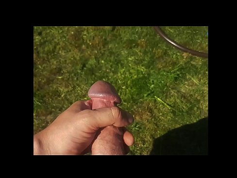 ❤️ Hottie beroa bere pussy arrosa izorratu egiten du eta udako lorategi batean squirt batekin esperma egiten du Kalitatezko sexua gurean eu.milf300com.ru ❤