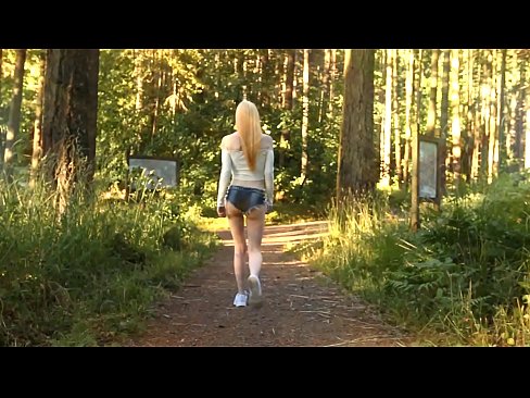 ❤️ Emakume ederra poliki mugitzen da, ez biluzik bideoa Kalitatezko sexua gurean eu.milf300com.ru ❤